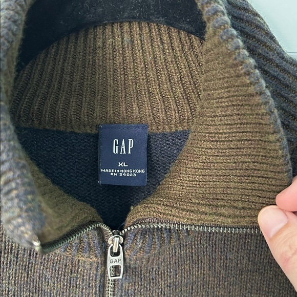 Men's GAP Quarter Zip Sweater | Men's Sweater | GAP Sweater | Winter Sweater - Picture 5 of 10